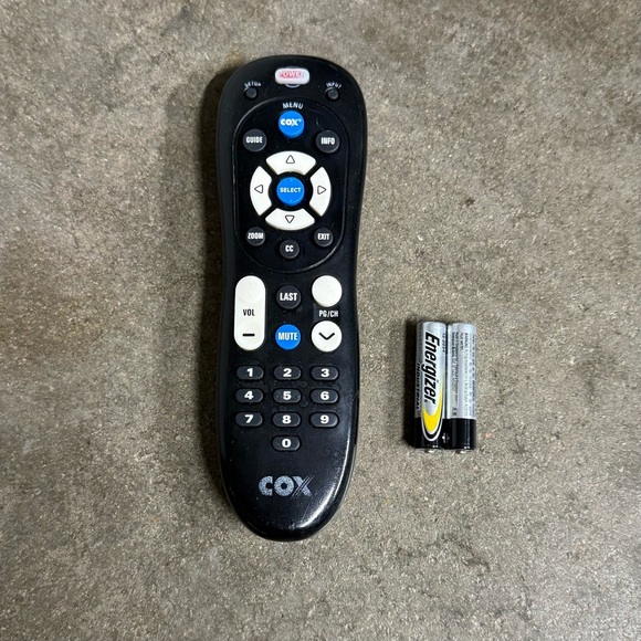 Cox OEM URC-2220-R Remote Control Tested +Batteries - Picture 1 of 8